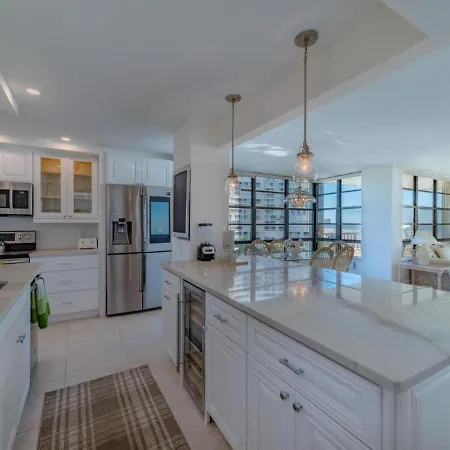 End Unit With Top Of Line Finishes I Wide Gulf Views!